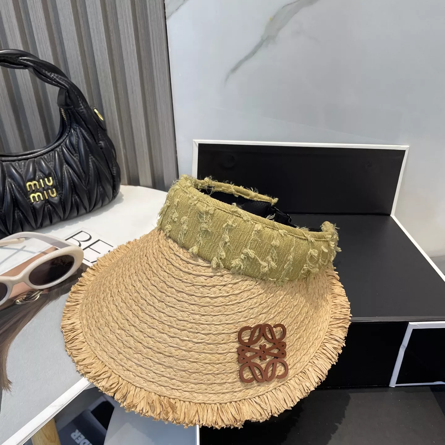 LOEWE Caps Sophisticated 1150