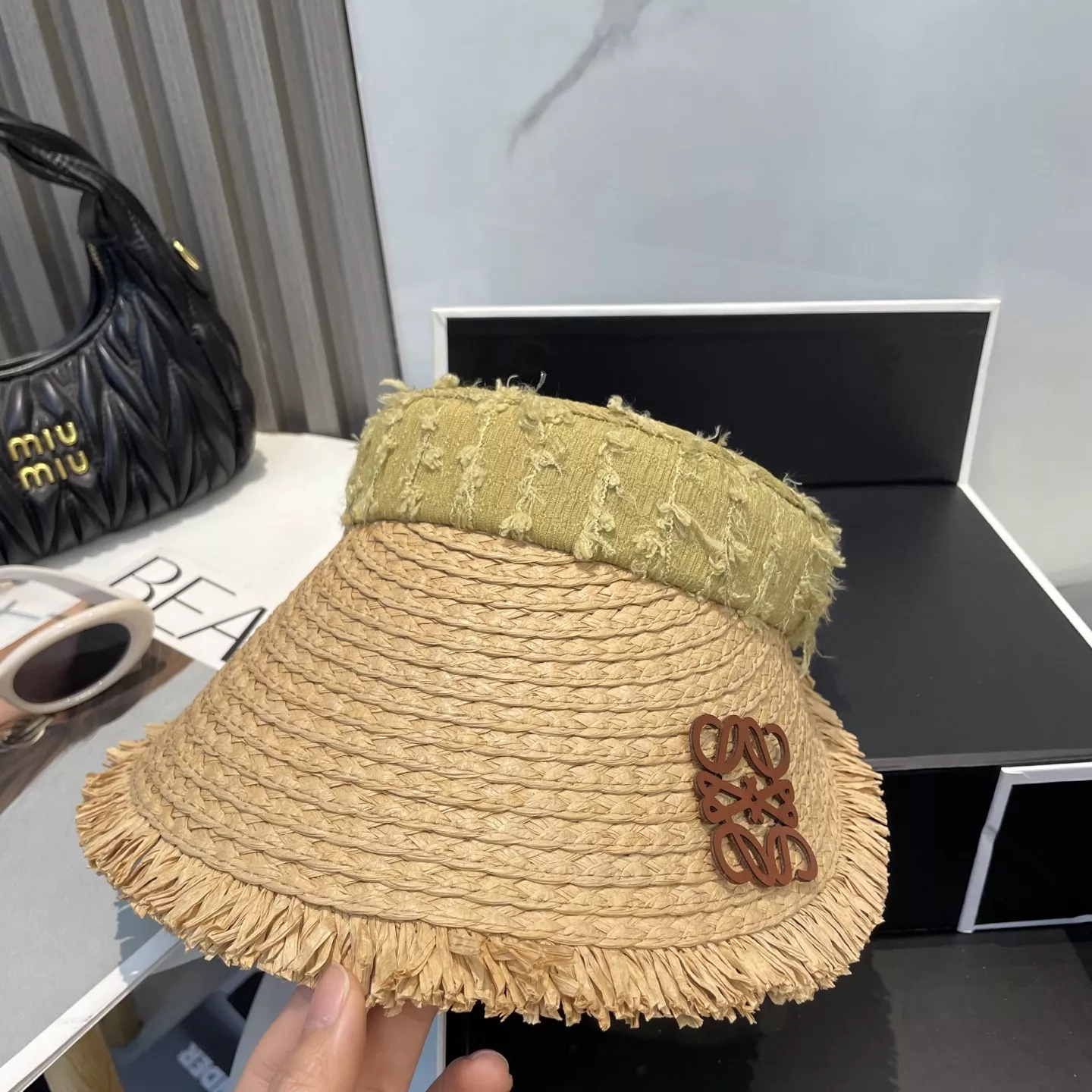 LOEWE Caps Sophisticated 1150
