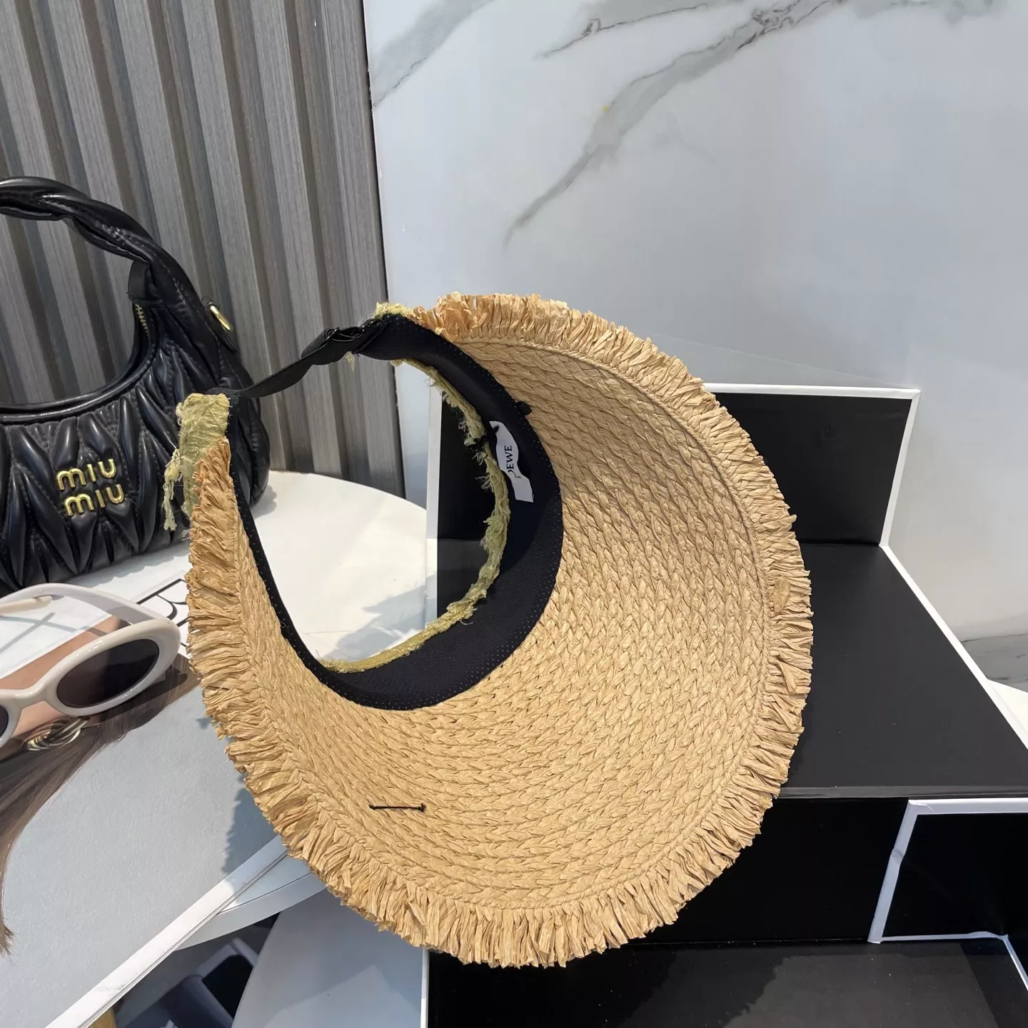 LOEWE Caps Sophisticated 1150