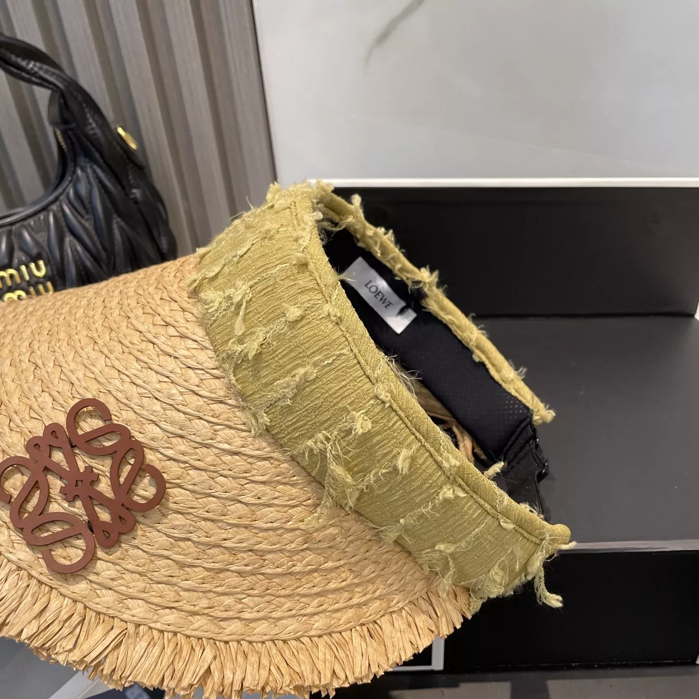 LOEWE Caps Sophisticated 1150
