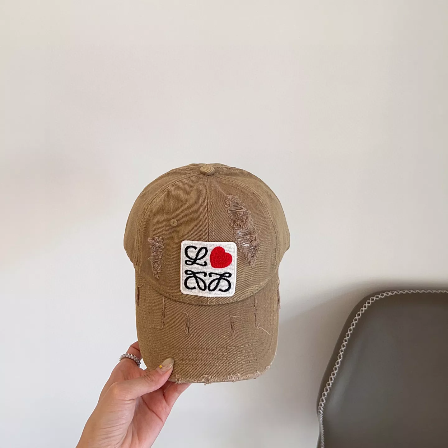 LOEWE Caps Stylish 8822