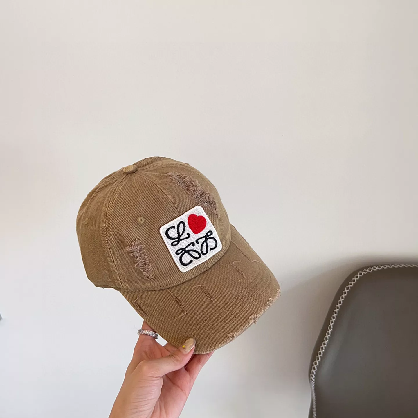 LOEWE Caps Stylish 8822