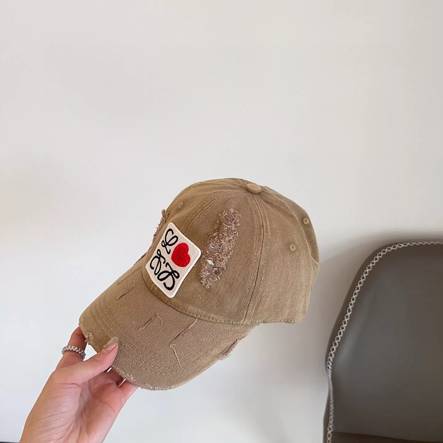 LOEWE Caps Stylish 8822