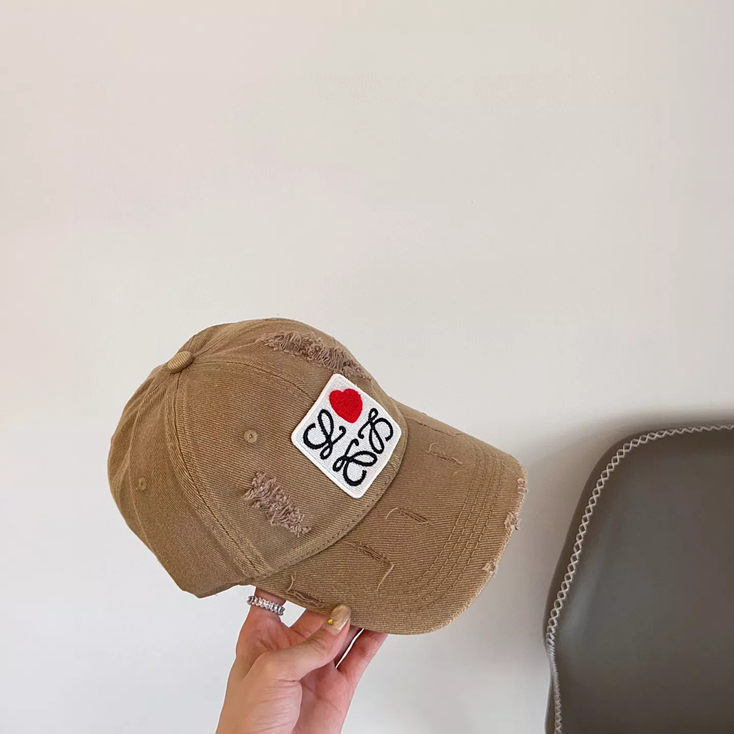 LOEWE Caps Stylish 8822