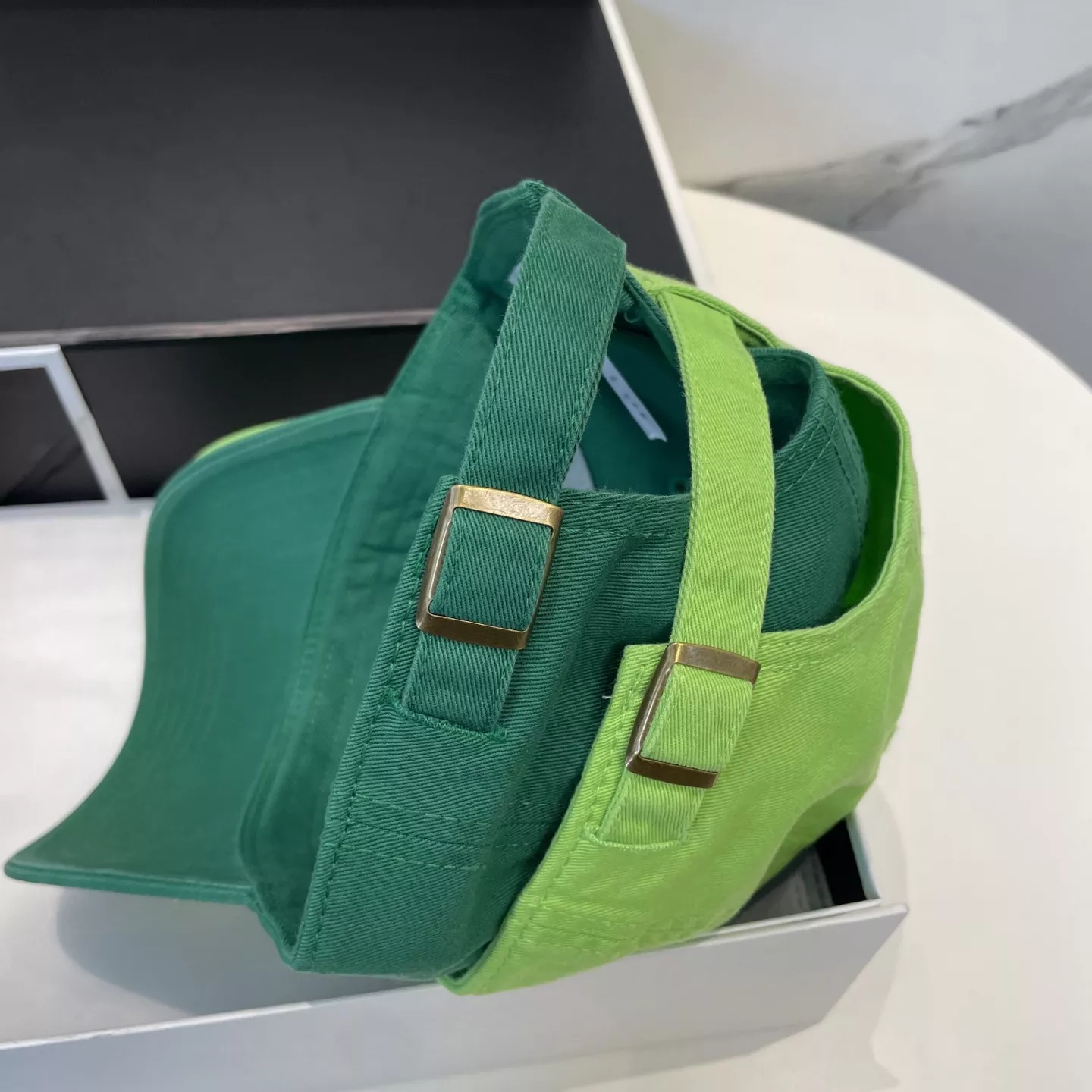 LOEWE Caps Timeless 3566