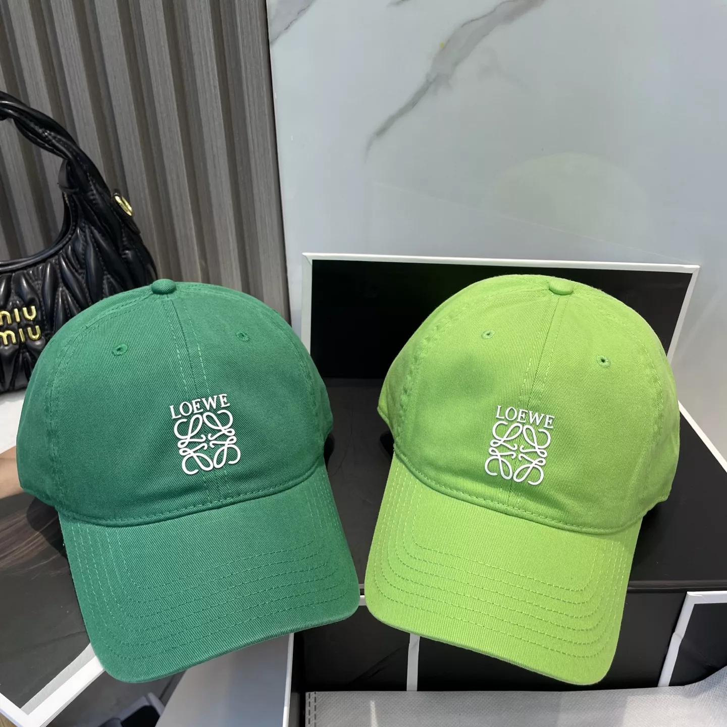 LOEWE Caps Timeless 3566