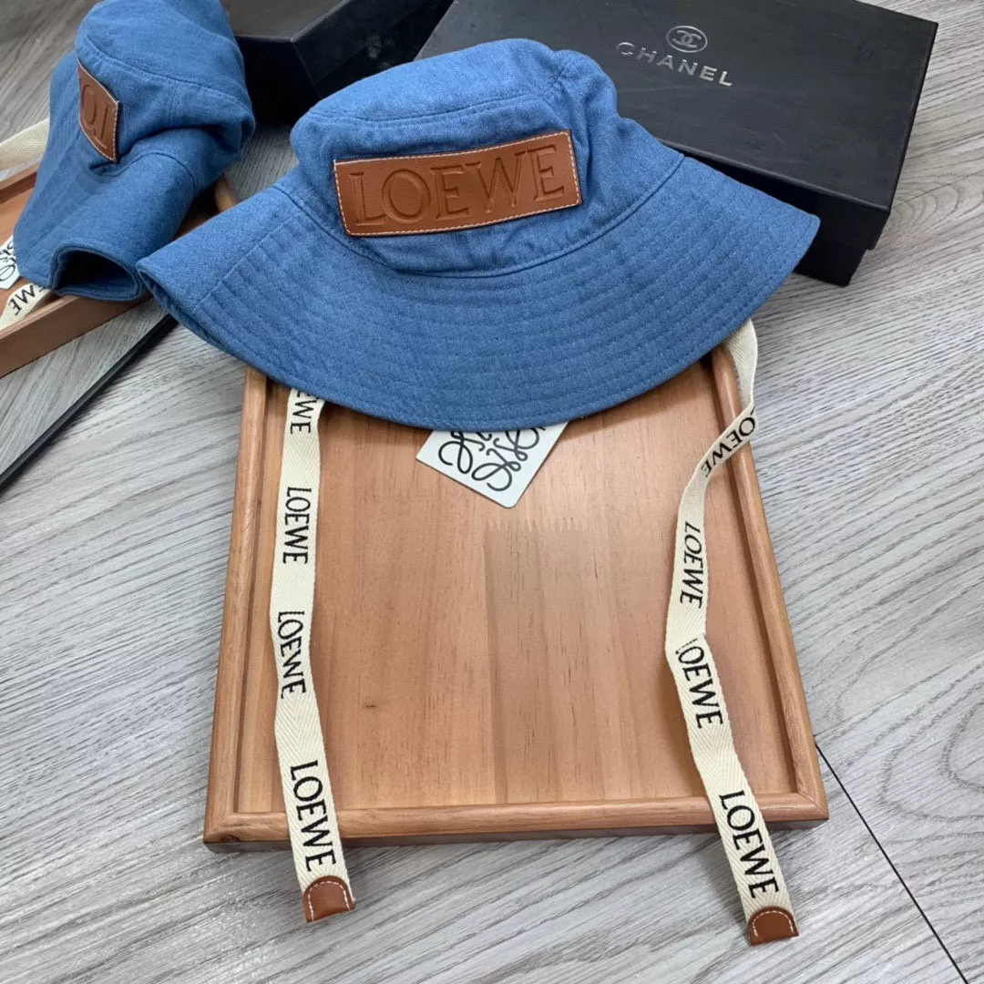 LOEWE Caps Timeless 3744