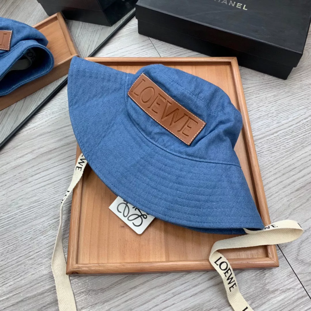 LOEWE Caps Timeless 3744