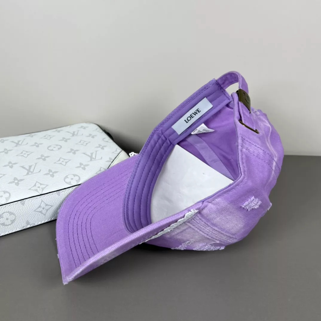 LOEWE Caps Trendsetting 9273