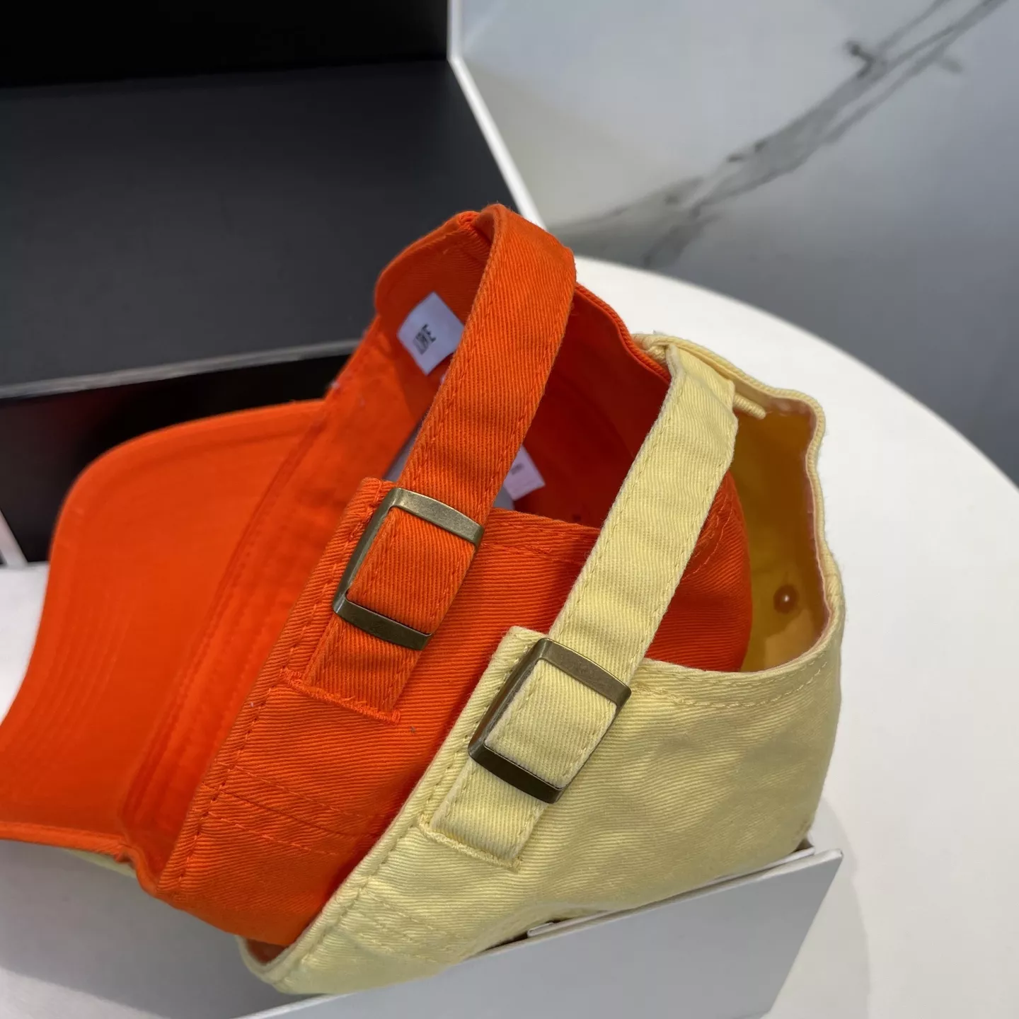 LOEWE Caps Unique 4293