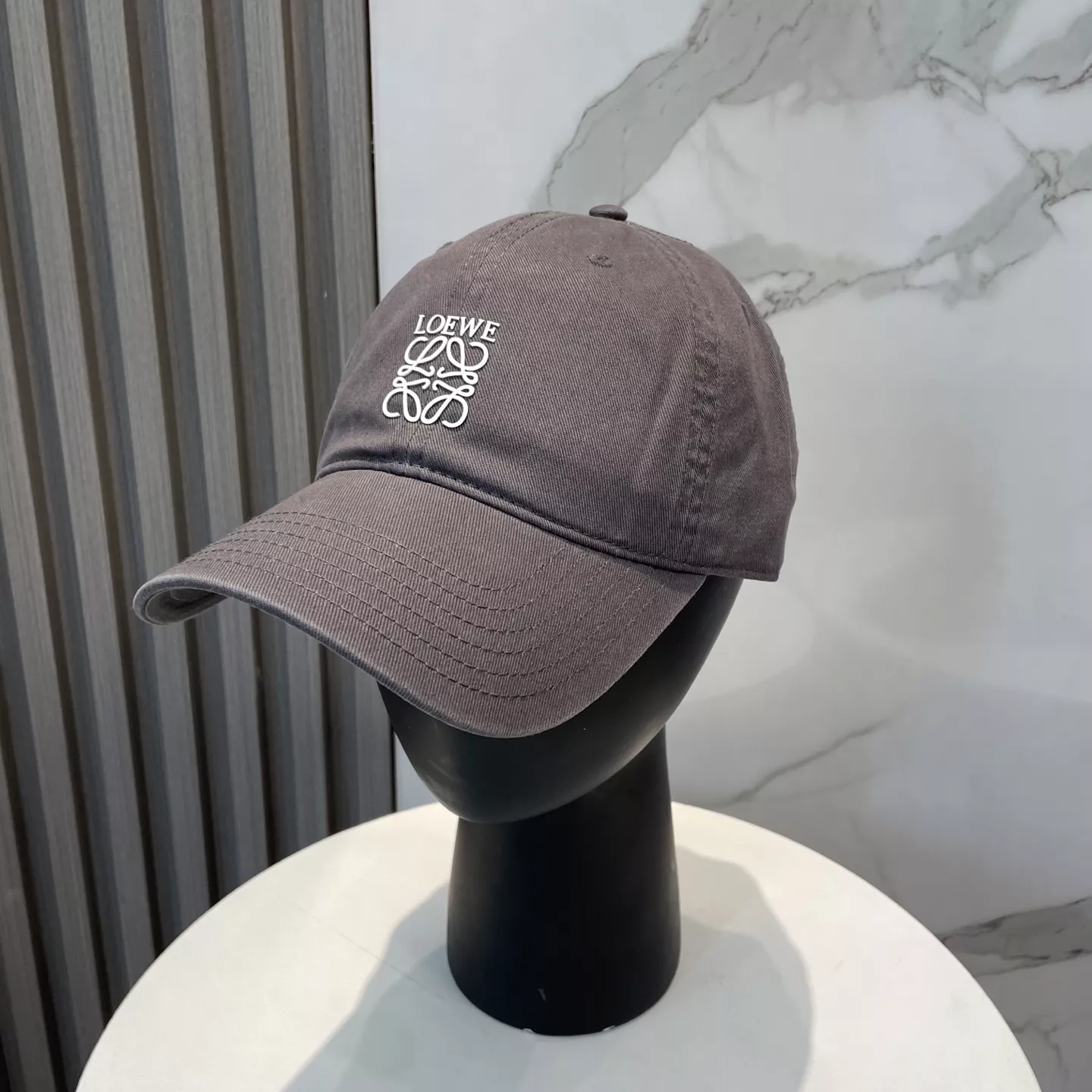 LOEWE Caps Versatile 3817