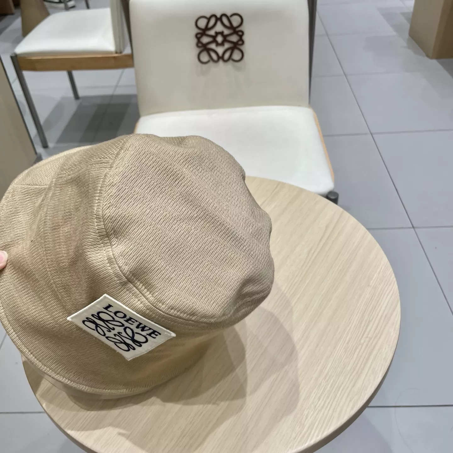 LOEWE Caps Vibrant 5445