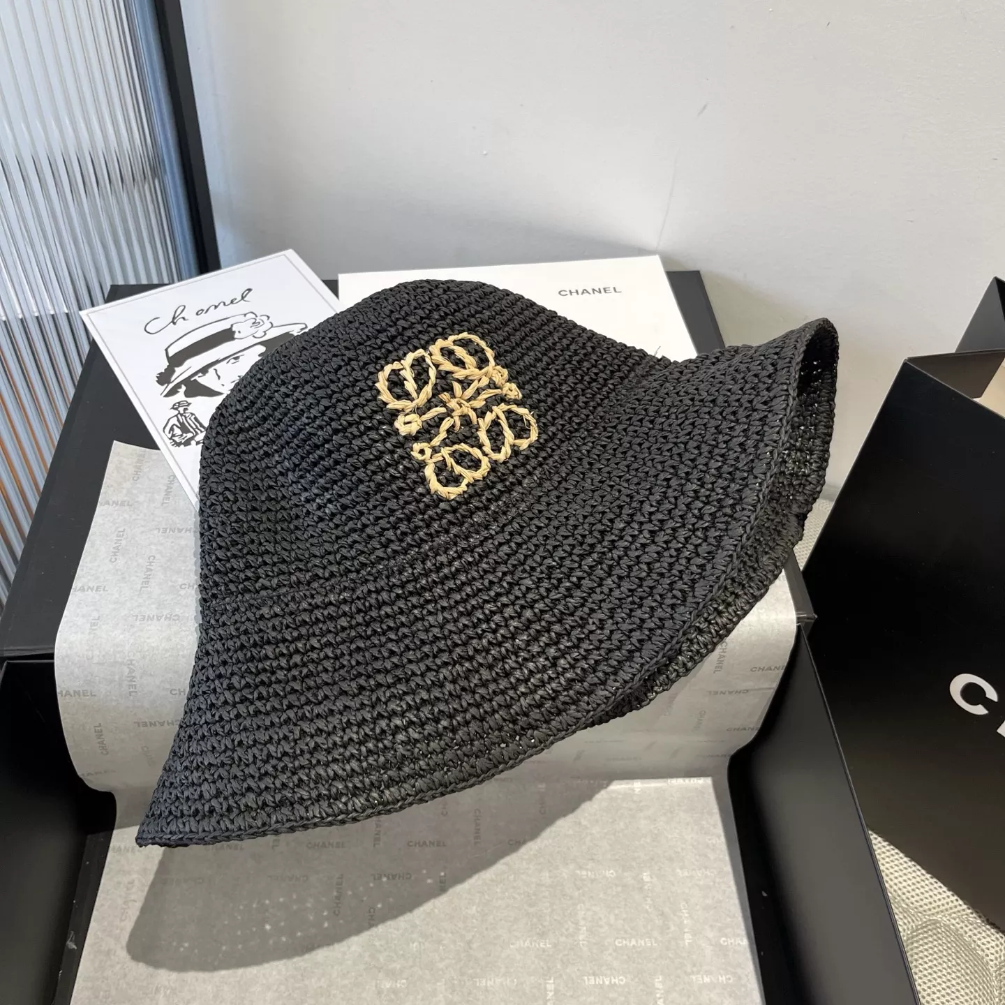 LOEWE Caps Vibrant 815