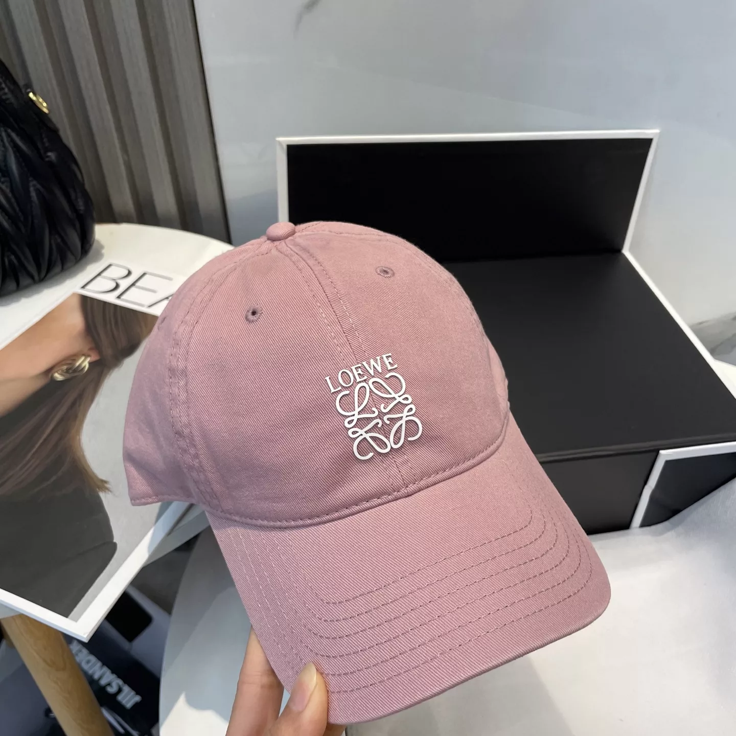 LOEWE Caps WellDesigned 8188