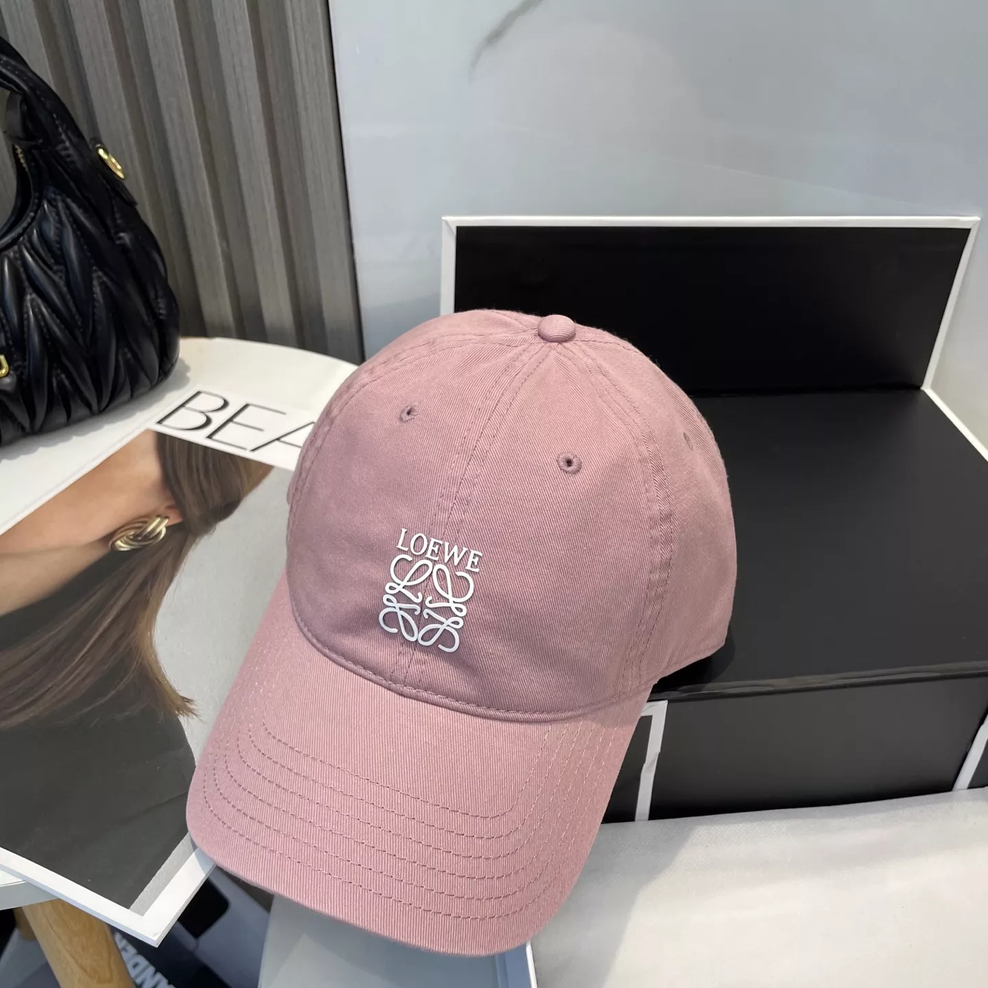 LOEWE Caps WellDesigned 8188