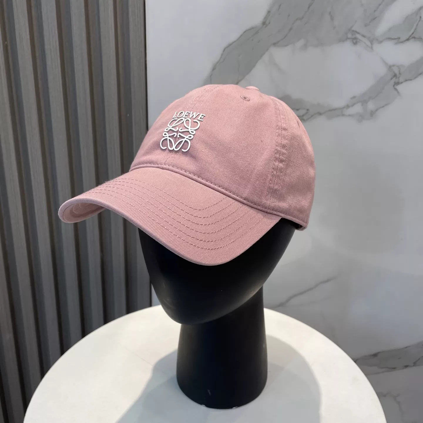 LOEWE Caps WellDesigned 8188