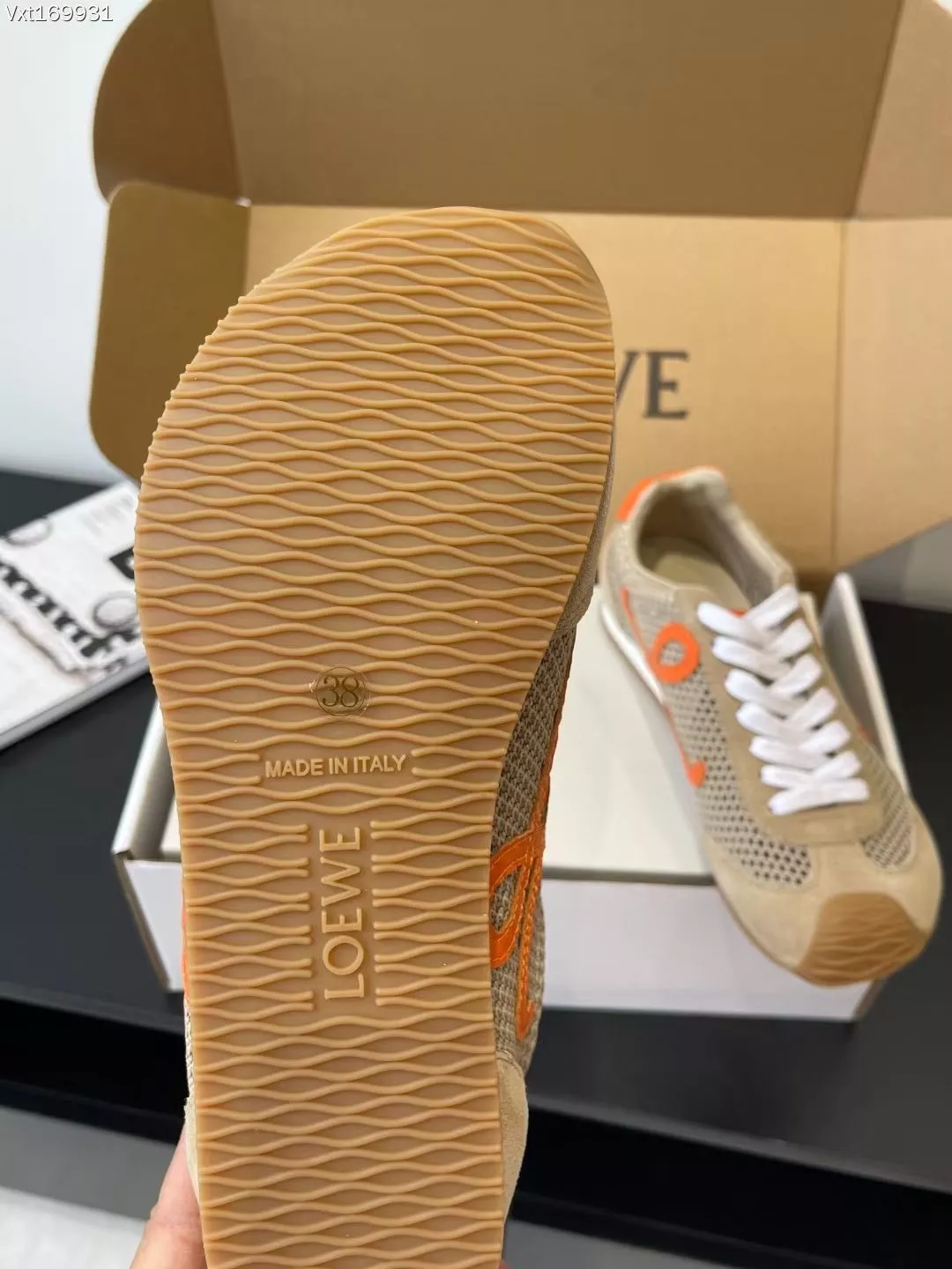 LOEWE Casual Shoes For Men Classic 3998