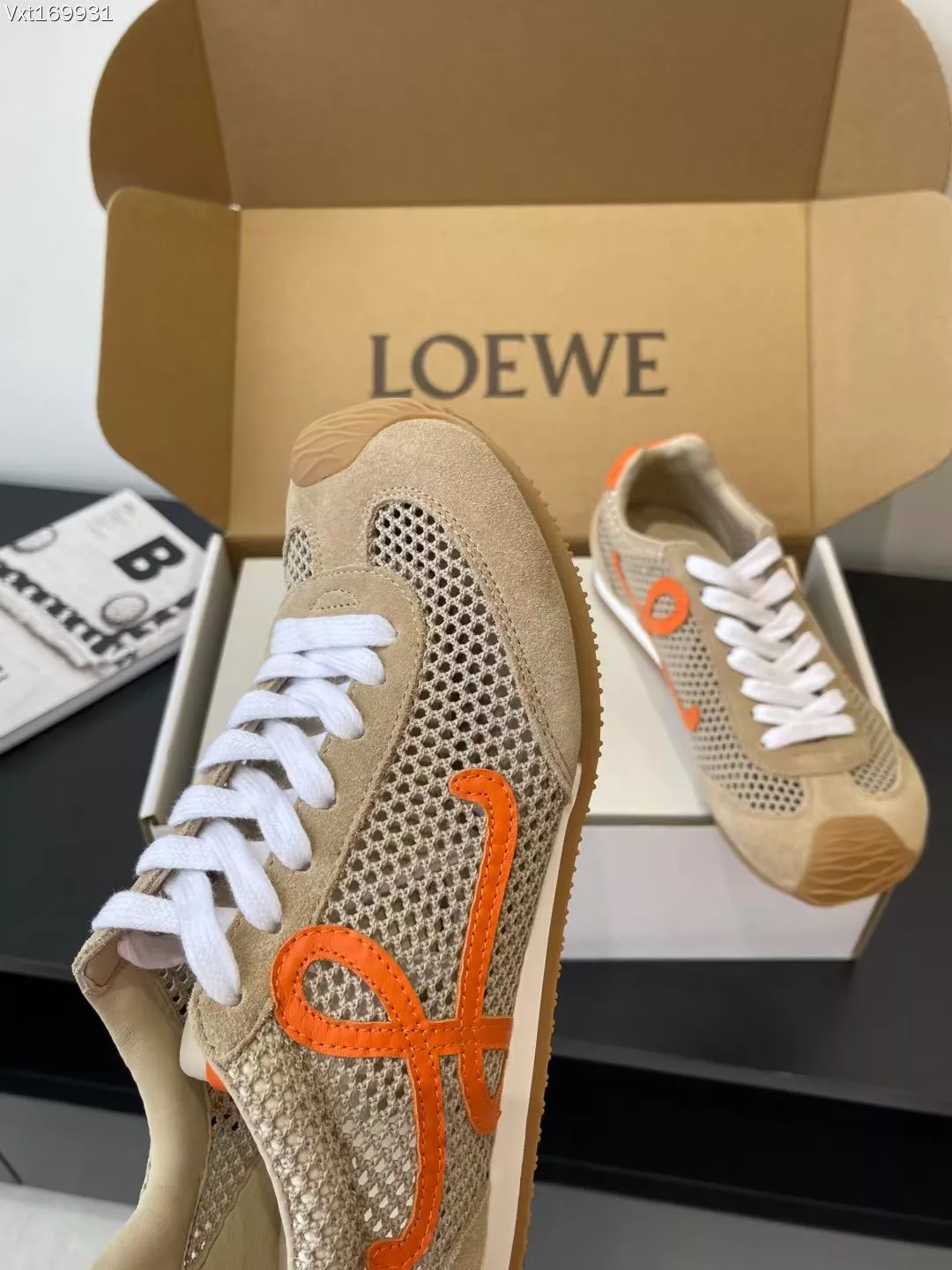 LOEWE Casual Shoes For Men Classic 3998