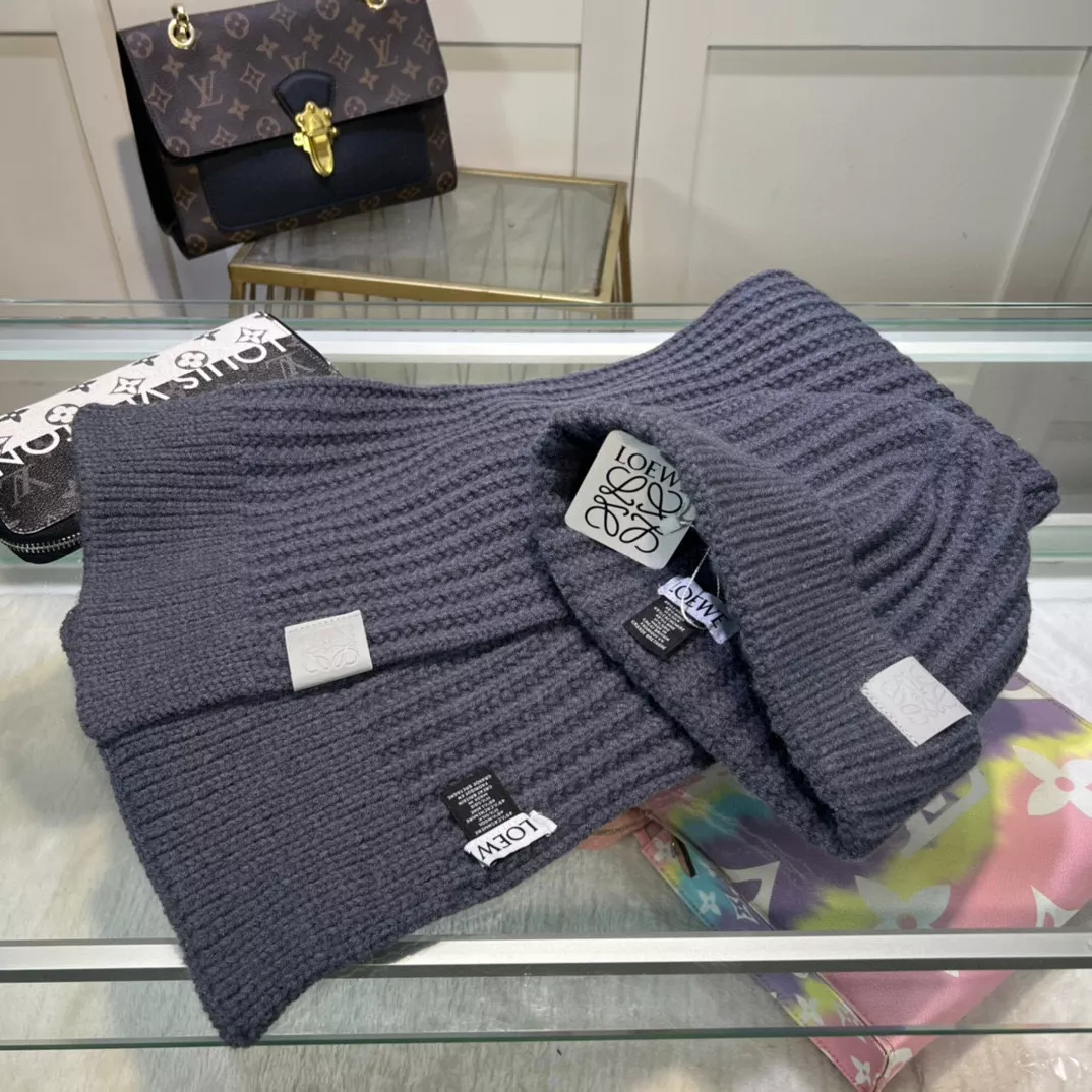 LOEWE Hat and Scarf Set DailyWear 3010