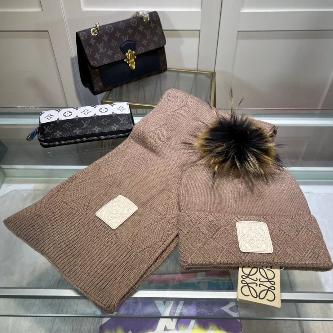 LOEWE Hat and Scarf Set Practical 7977