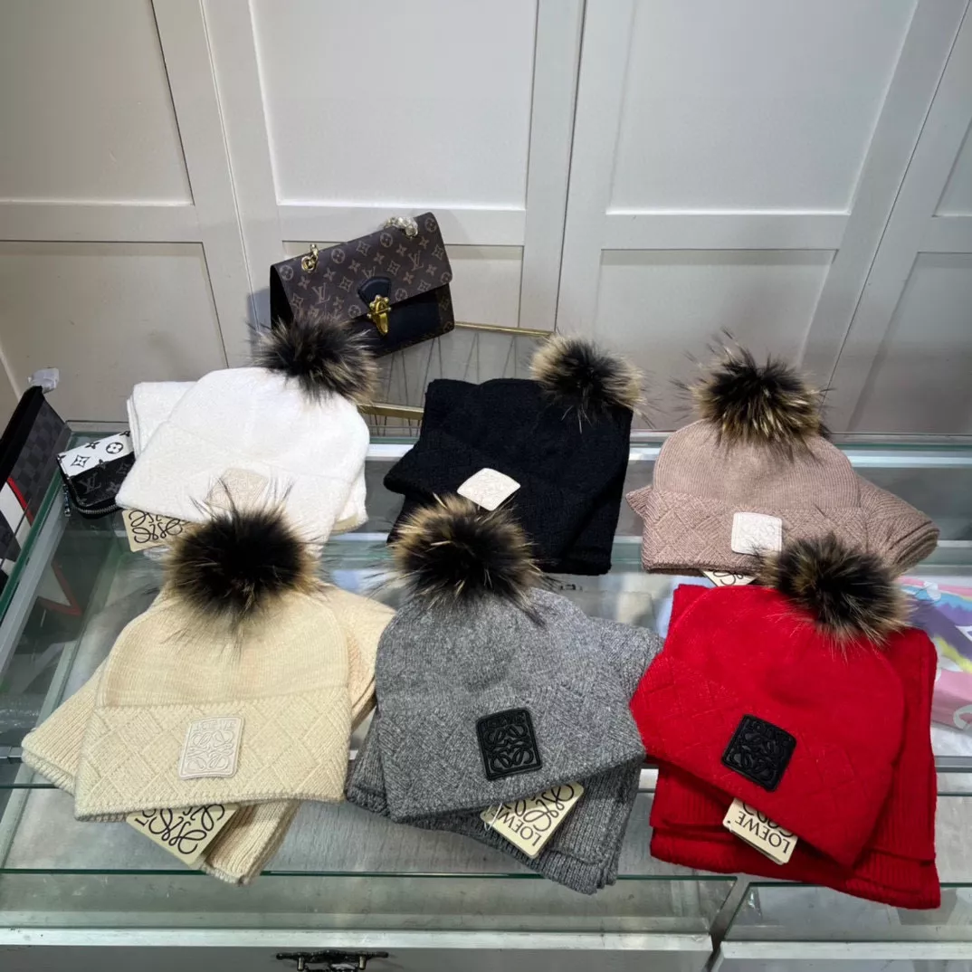 LOEWE Hat and Scarf Set Practical 7977