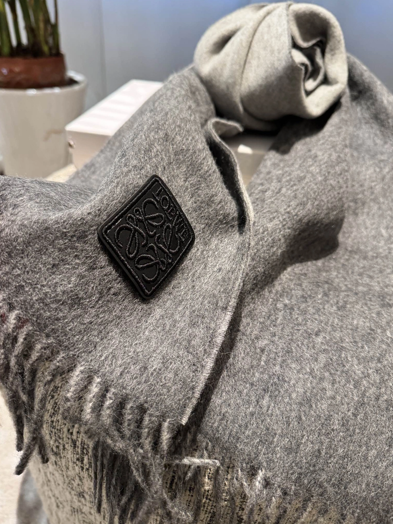 LOEWE Scarf Bold 7917