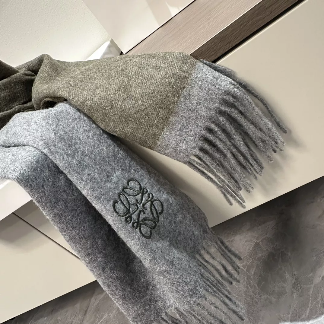 LOEWE Scarf For Women Bold 2593