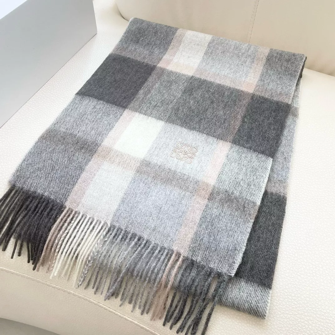 LOEWE Scarf For Women Bold 7722