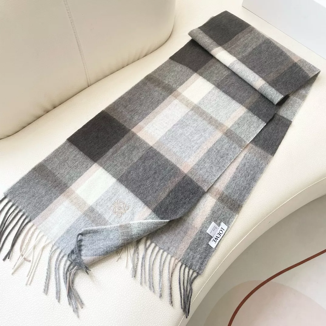 LOEWE Scarf For Women Bold 7722