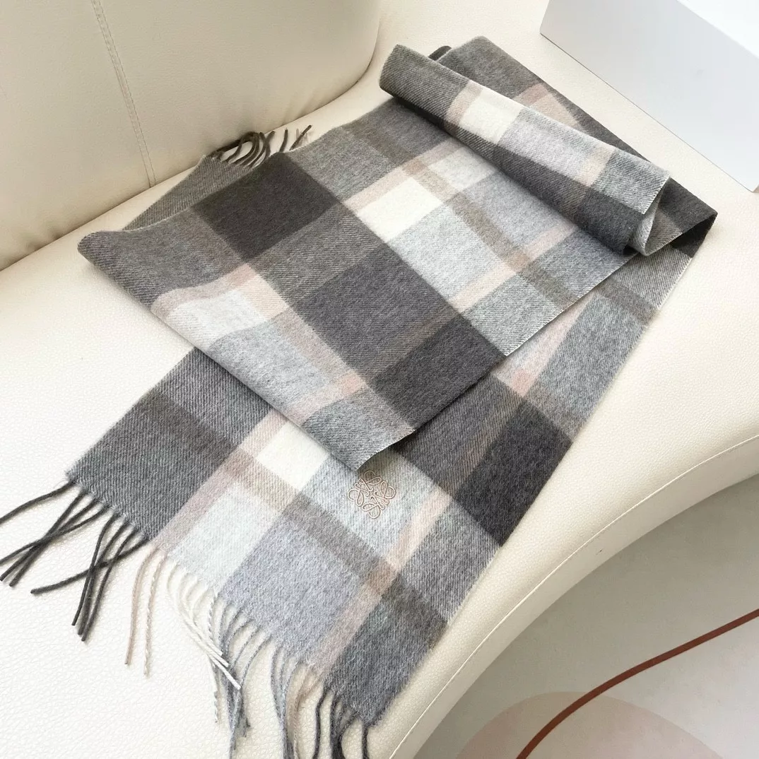 LOEWE Scarf For Women Bold 7722