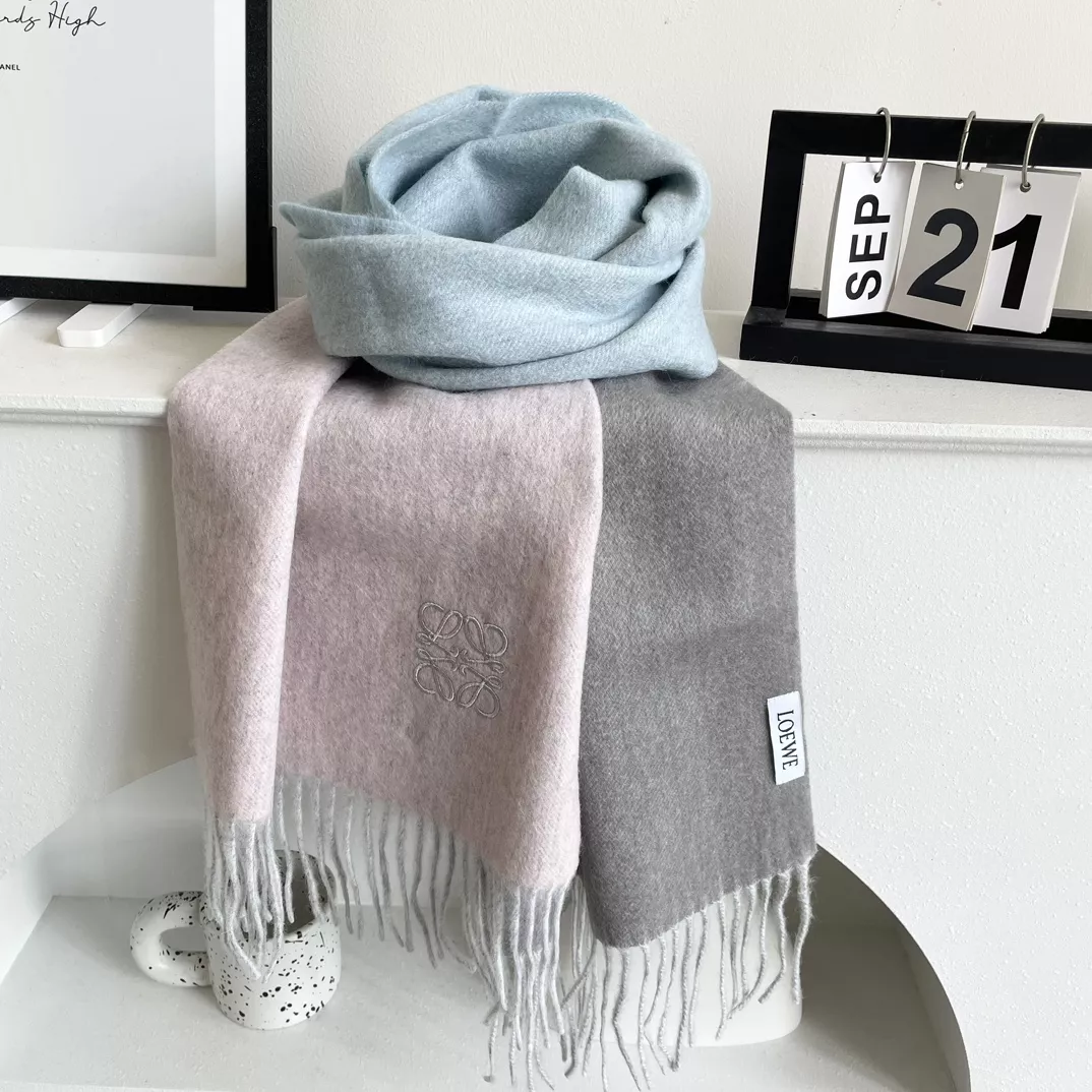 LOEWE Scarf For Women Breathable 1102