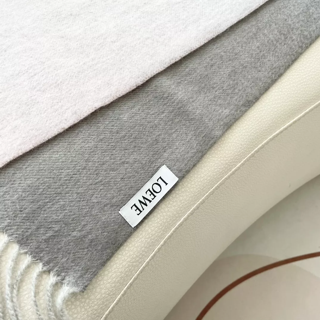 LOEWE Scarf For Women Breathable 1102
