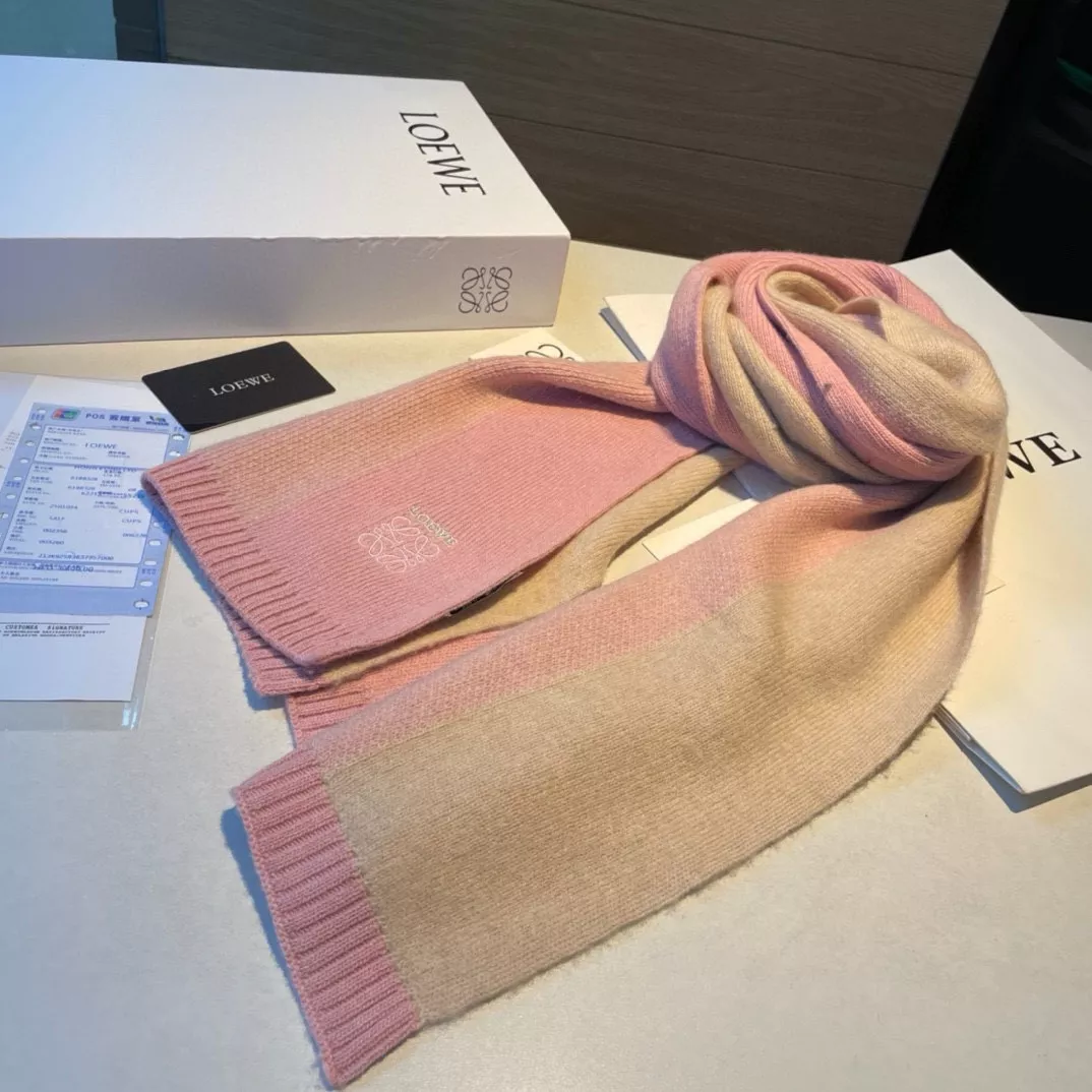 LOEWE Scarf For Women Practical 8218