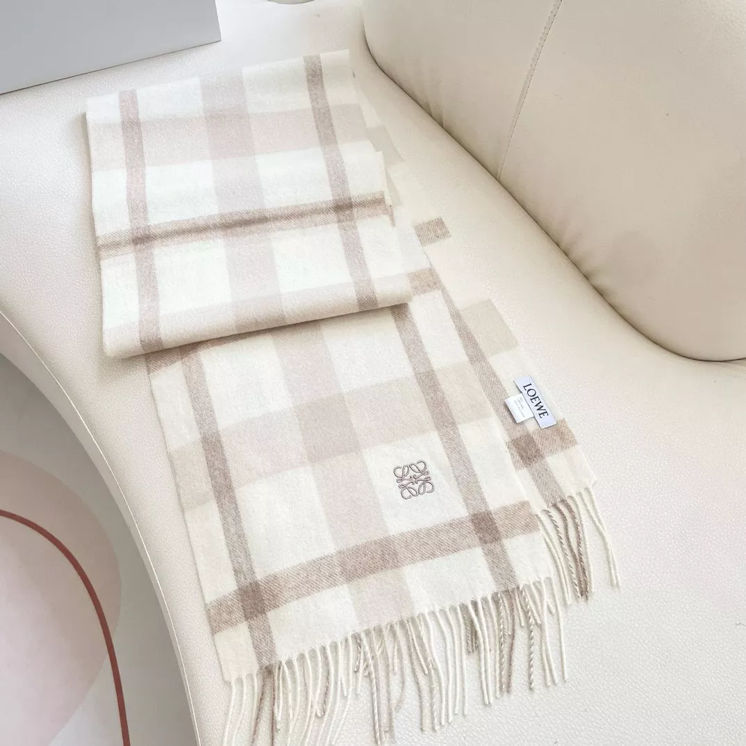 LOEWE Scarf For Women Resilient 3462