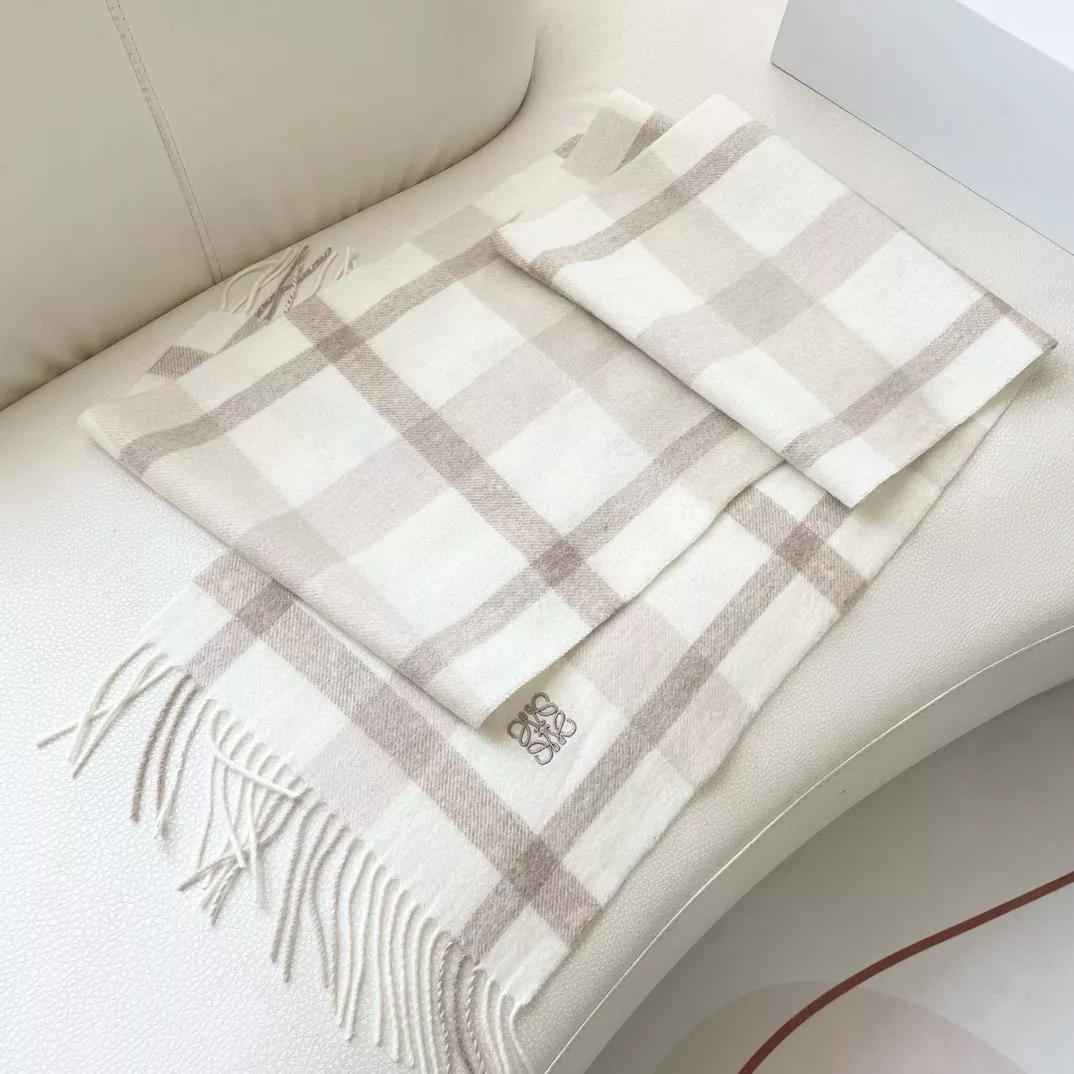 LOEWE Scarf For Women Resilient 3462