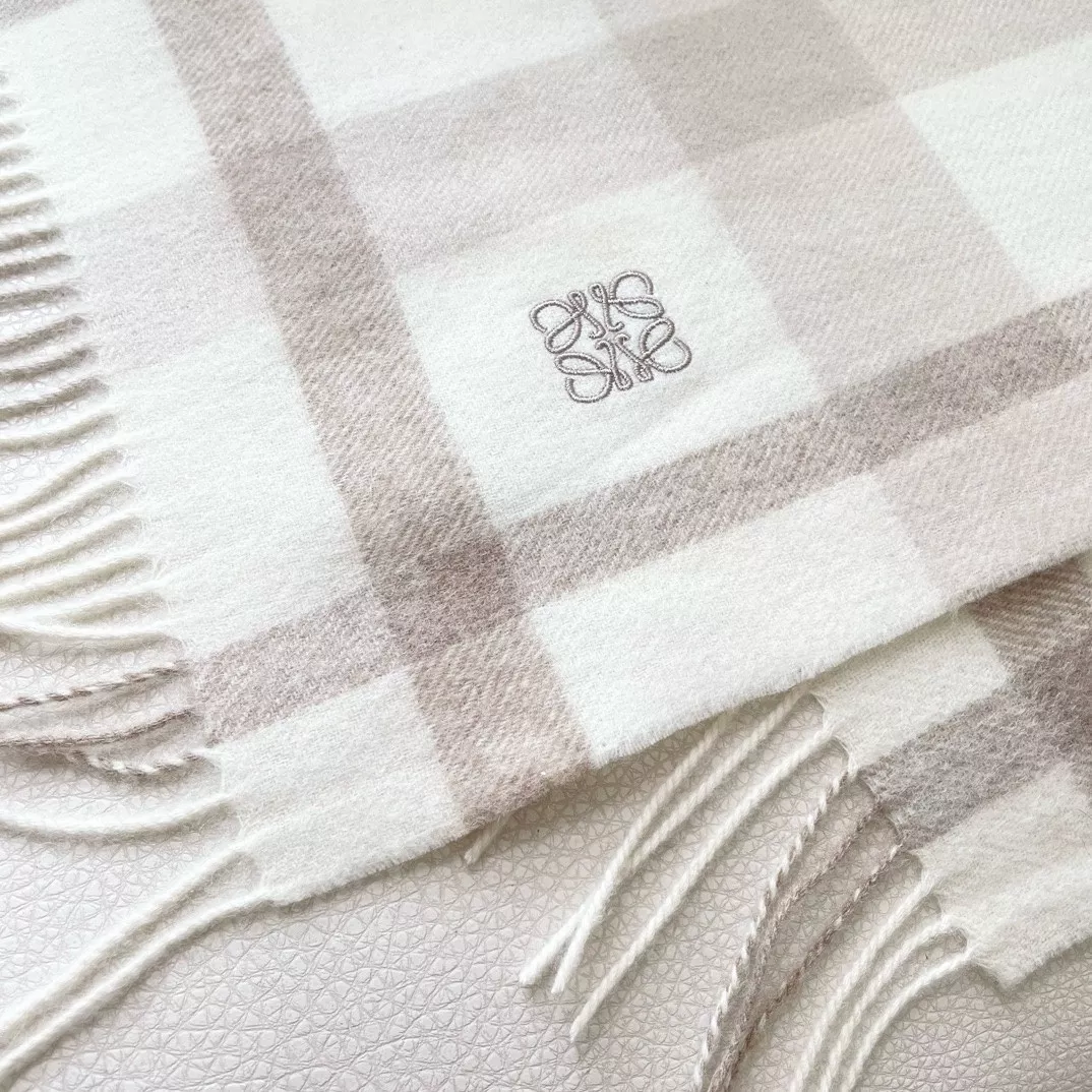 LOEWE Scarf For Women Resilient 3462