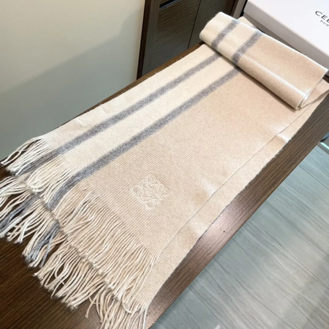 LOEWE Scarf For Women Resilient 798