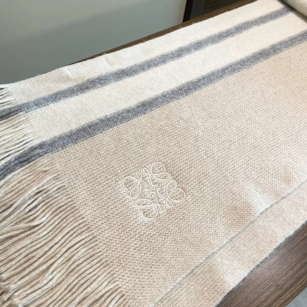 LOEWE Scarf For Women Resilient 798
