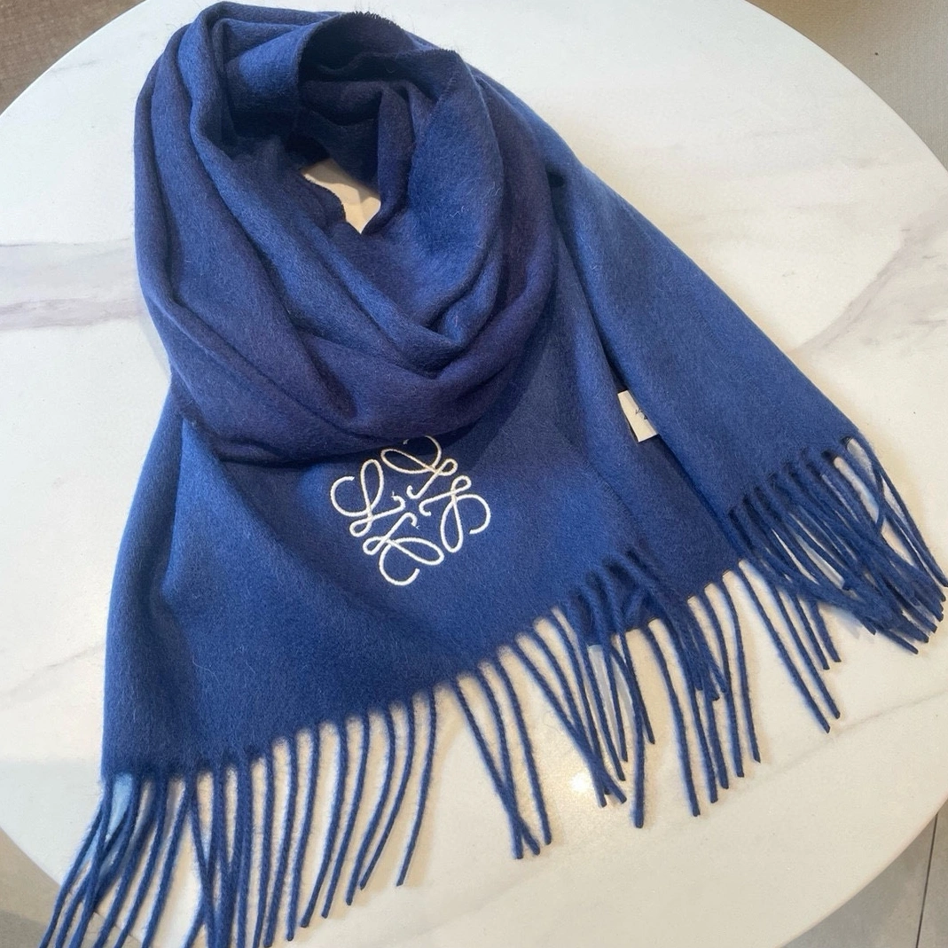 LOEWE Scarf Practical 7497