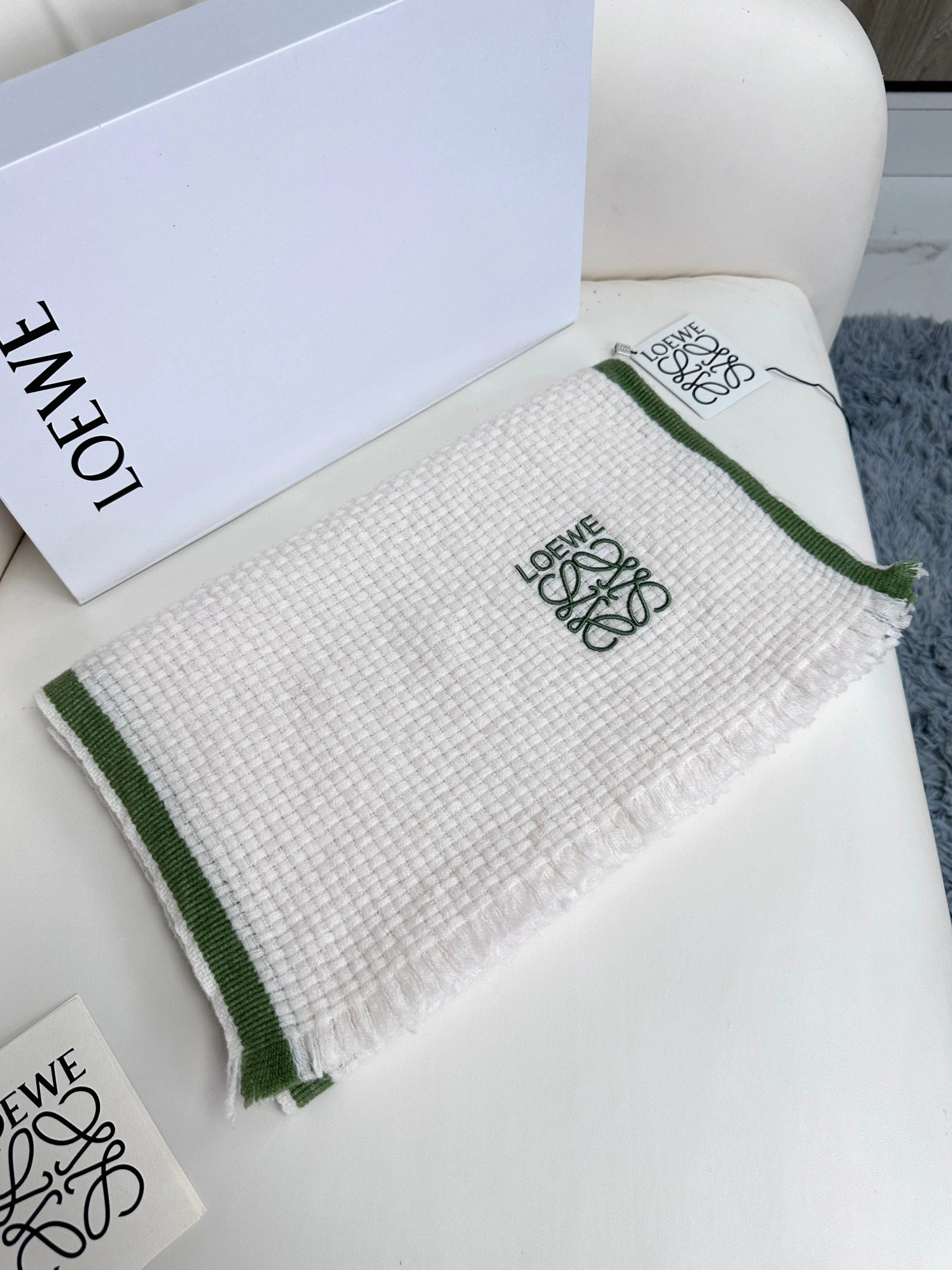 LOEWE Scarf Versatile 275