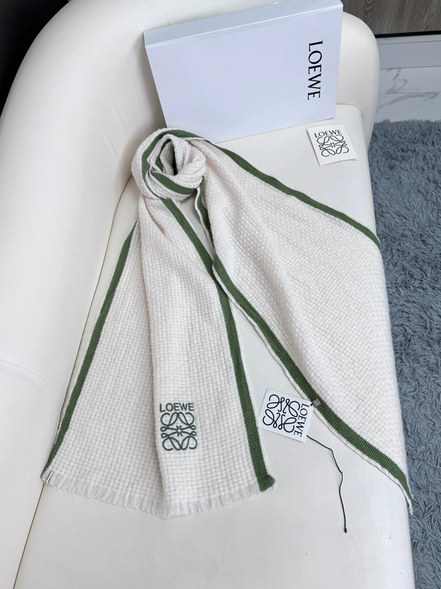 LOEWE Scarf Versatile 275