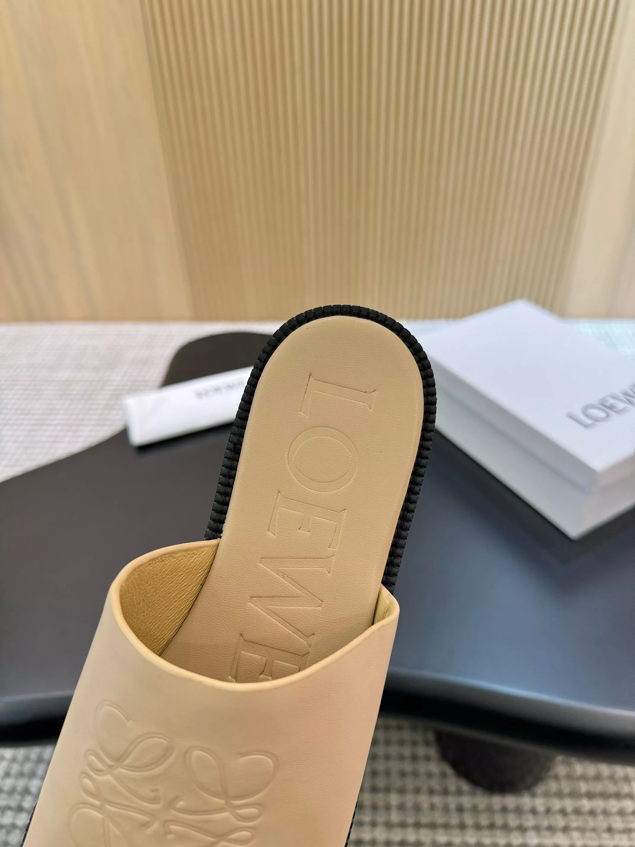 LOEWE Slippers For Men Durable 2038