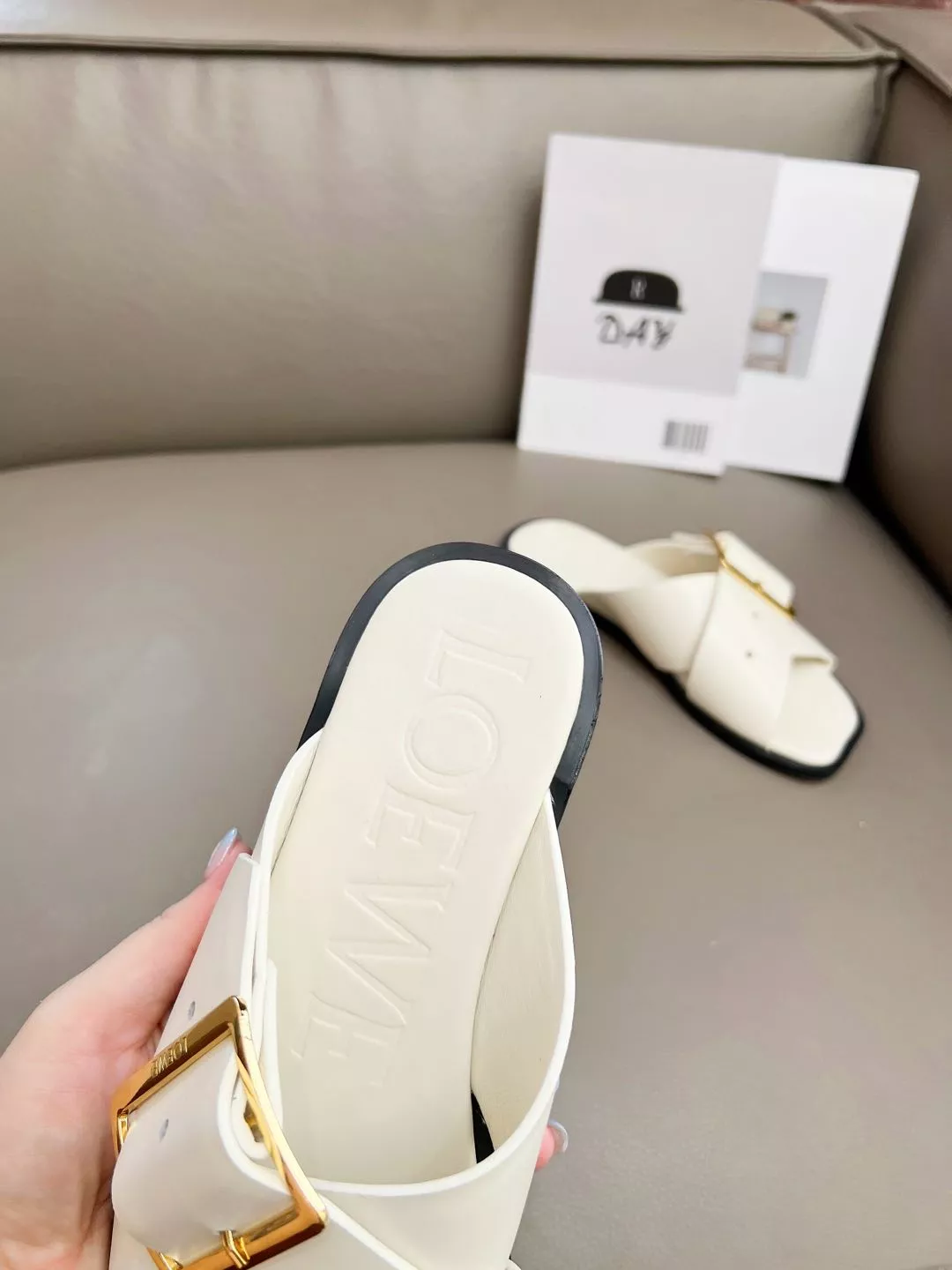 LOEWE Slippers For Women AllSeason 9747