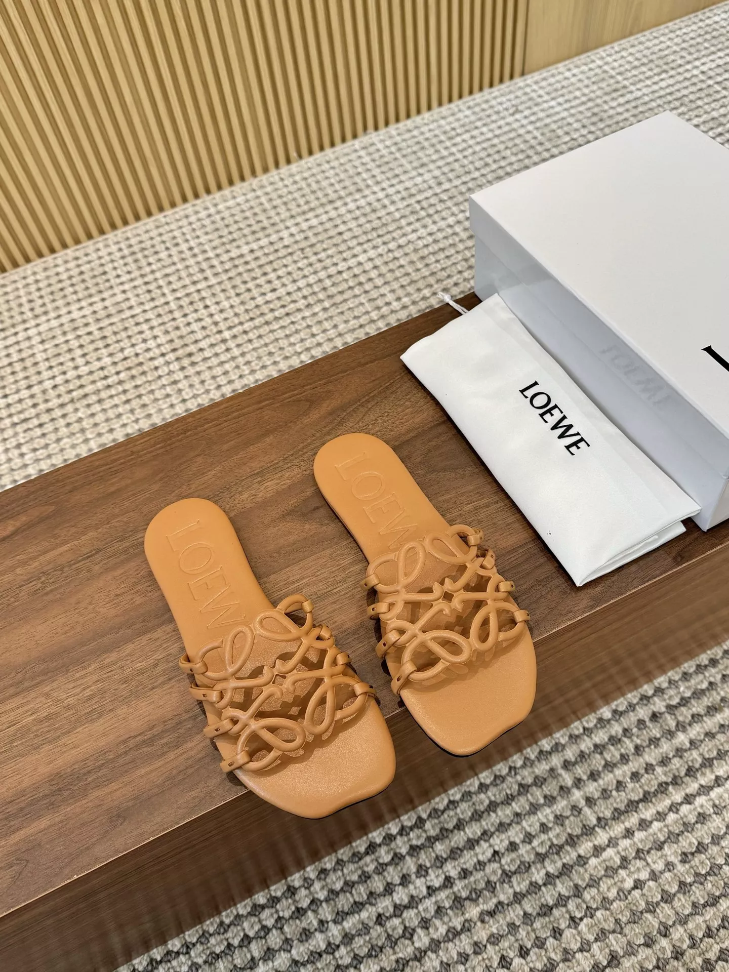LOEWE Slippers For Women Cozy 1546