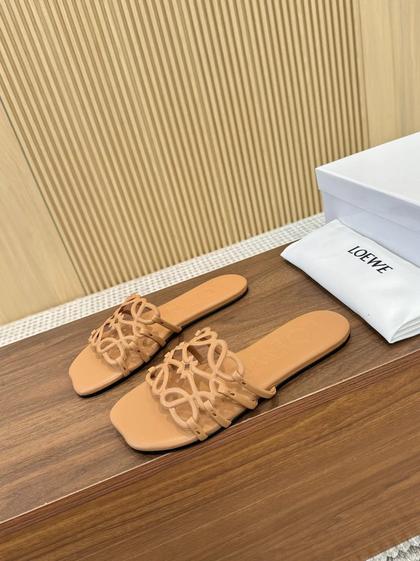 LOEWE Slippers For Women Cozy 1546