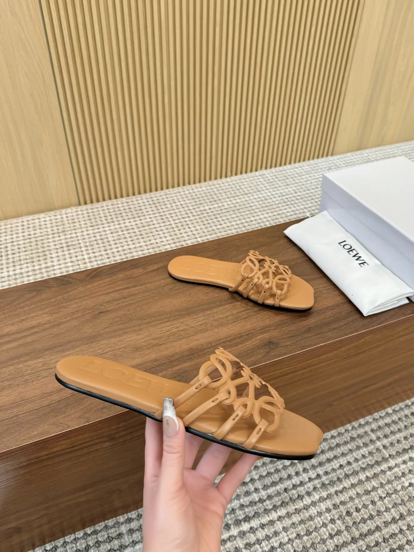 LOEWE Slippers For Women Cozy 1546