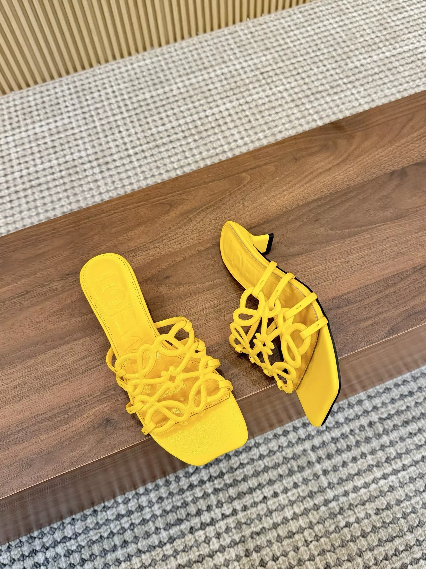 LOEWE Slippers For Women Durable 6130