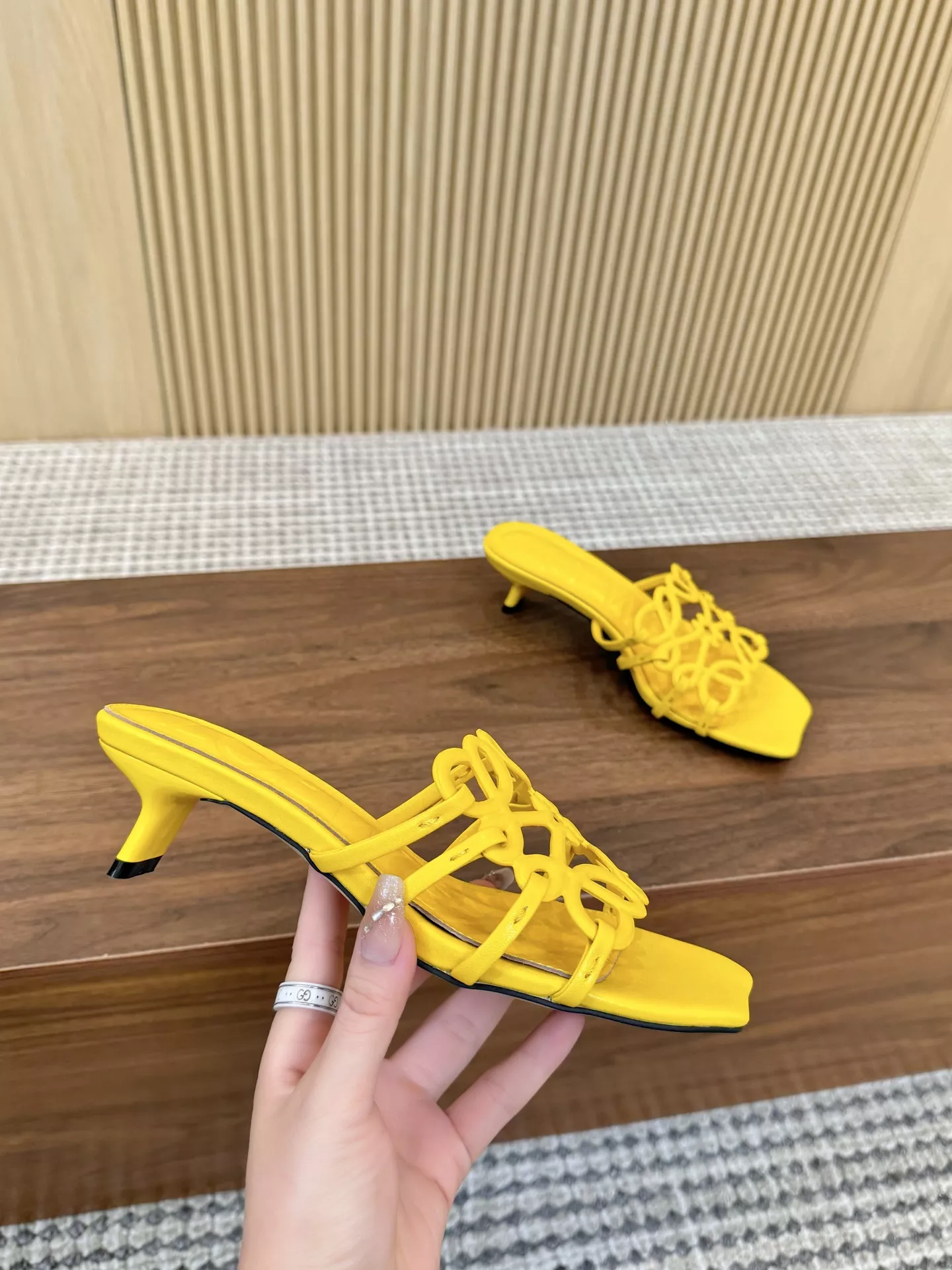 LOEWE Slippers For Women Durable 6130