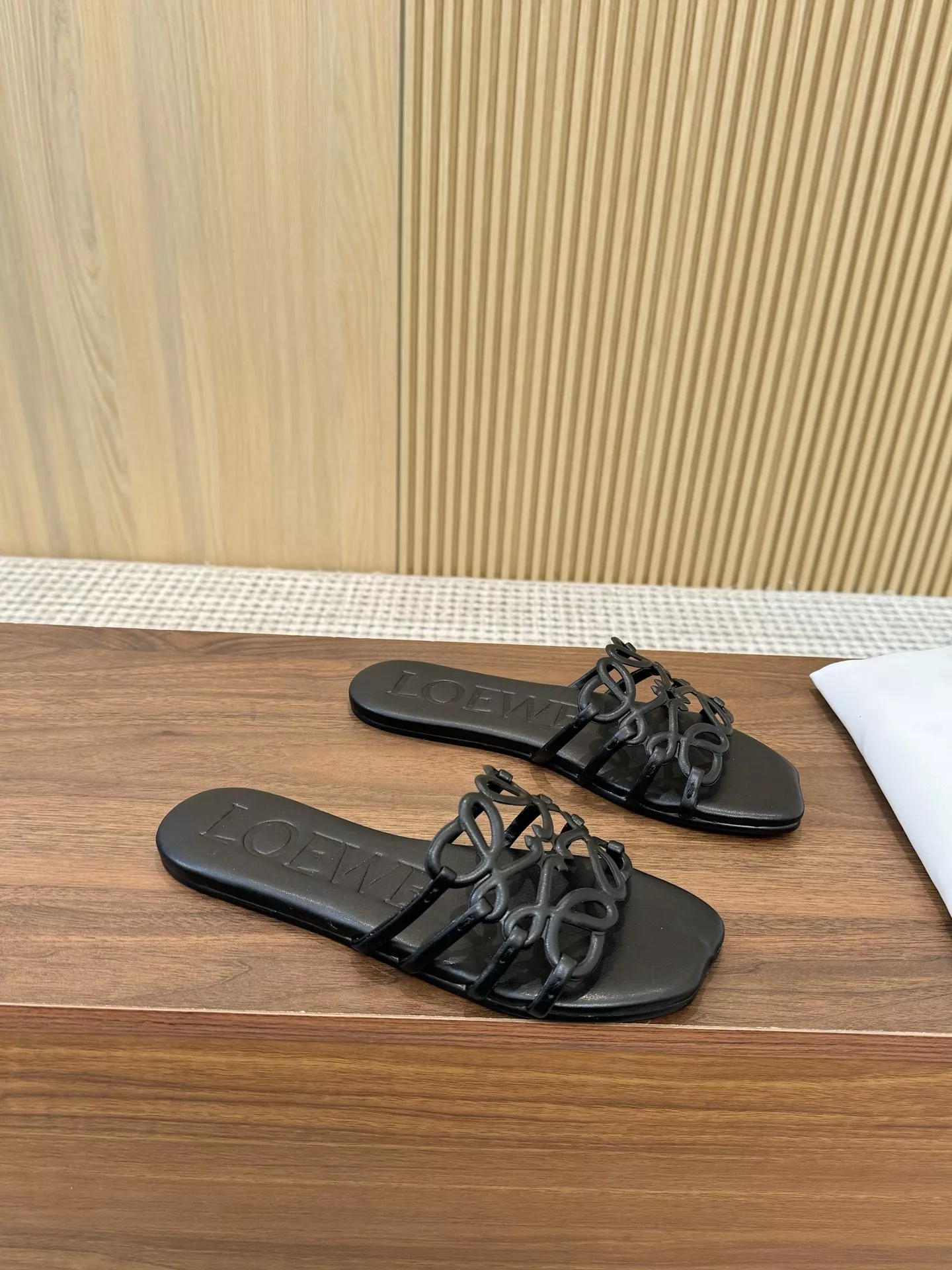 LOEWE Slippers For Women Minimalist 4221