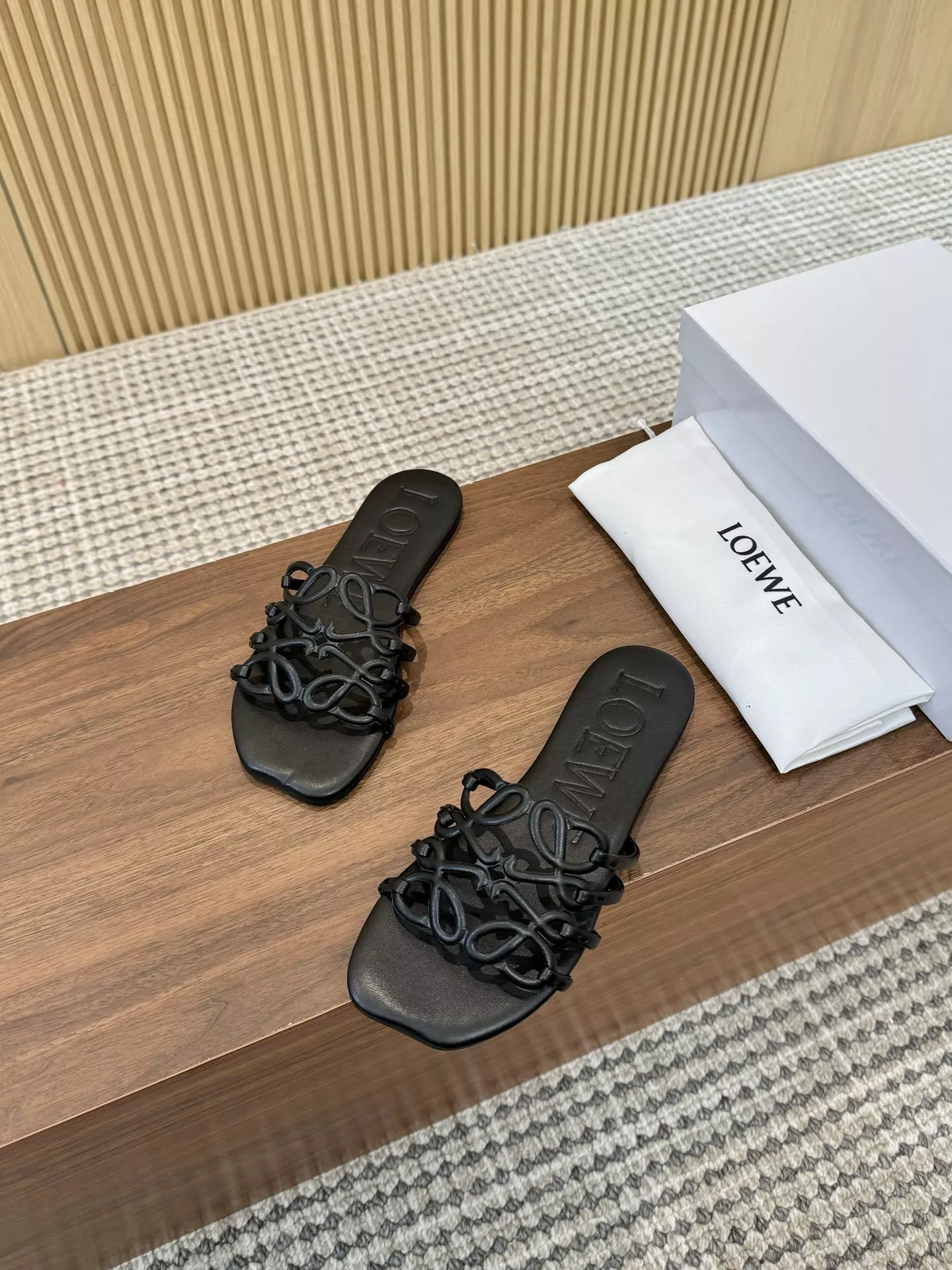 LOEWE Slippers For Women Minimalist 4221